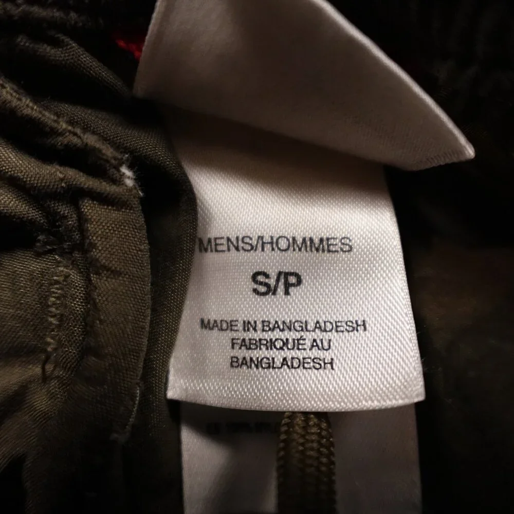 The North Face Nylon Cargo Shorts | Olive Green | Men's Size Small‎